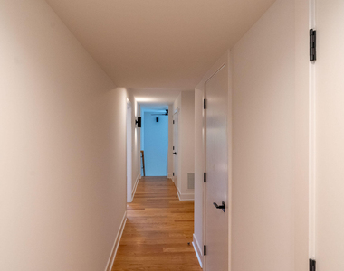 402 E Martin Street - Photo Thumbnail 10