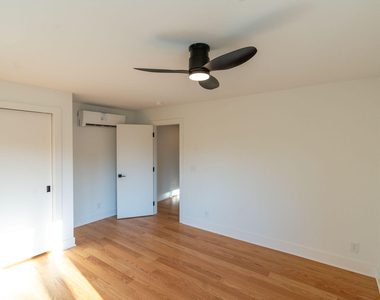 402 E Martin Street - Photo Thumbnail 19