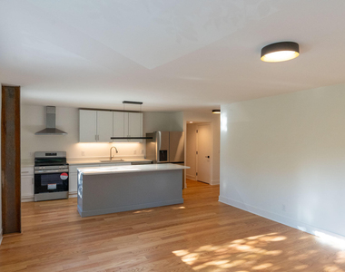 402 E Martin Street - Photo Thumbnail 1