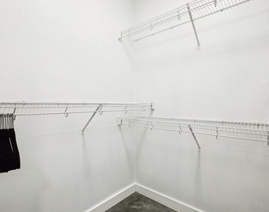 2505 Thornton Rd - Photo Thumbnail 18