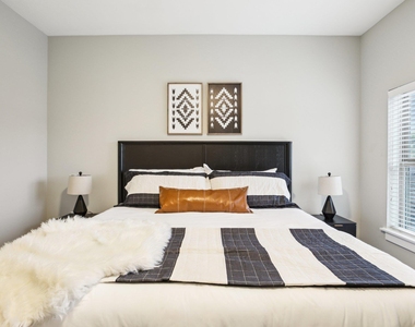 2505 Thornton Rd - Photo Thumbnail 13