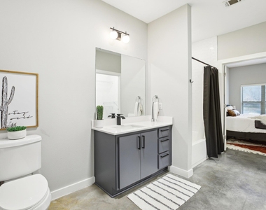 2505 Thornton Rd - Photo Thumbnail 15