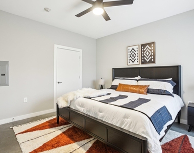 2505 Thornton Rd - Photo Thumbnail 14