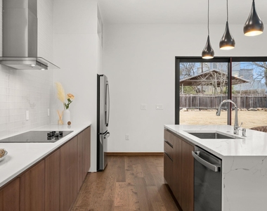 2915 Chisholm Trl - Photo Thumbnail 10