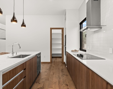 2915 Chisholm Trl - Photo Thumbnail 11