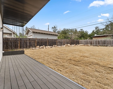 2915 Chisholm Trl - Photo Thumbnail 31