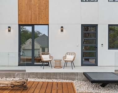 2915 Chisholm Trl - Photo Thumbnail 3