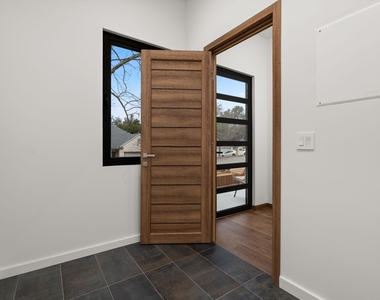 2915 Chisholm Trl - Photo Thumbnail 5
