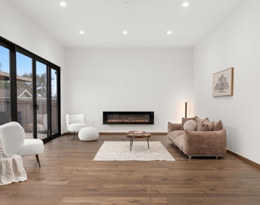 2915 Chisholm Trl - Photo Thumbnail 16