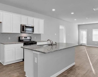 211 Hamilton Pool Ln - Photo Thumbnail 1