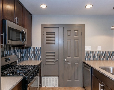 1506 Rockdale Cir - Photo Thumbnail 7