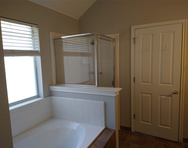 8706 Priest River Dr - Photo Thumbnail 10
