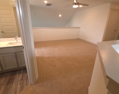 7517 Peggie Nell Dr - Photo Thumbnail 13