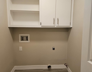 2209 Singletree Ave - Photo Thumbnail 16