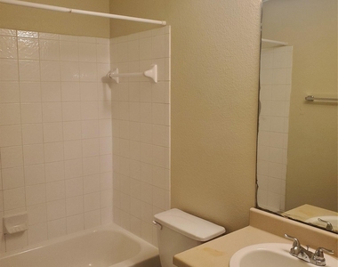 14001 Cambourne Dr - Photo Thumbnail 20