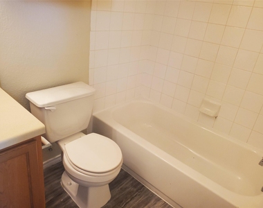 14001 Cambourne Dr - Photo Thumbnail 18