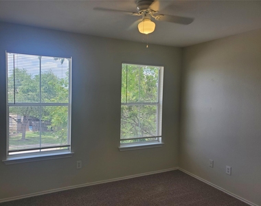 14001 Cambourne Dr - Photo Thumbnail 11