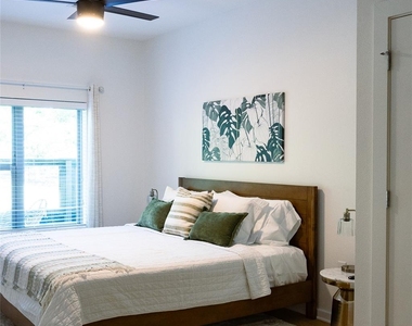 2505 Thornton Rd - Photo Thumbnail 16