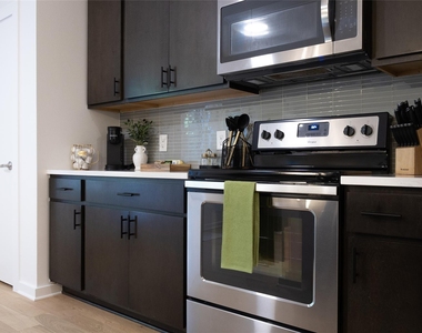 2505 Thornton Rd - Photo Thumbnail 5