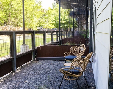 2505 Thornton Rd - Photo Thumbnail 24