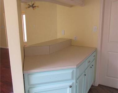 1603 Shotwell Ln - Photo Thumbnail 10