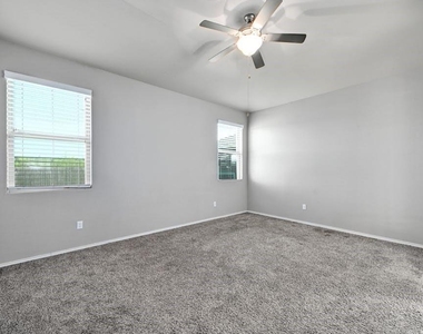 374 Wincliff Dr - Photo Thumbnail 15