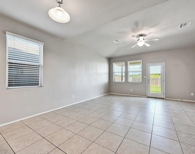 374 Wincliff Dr - Photo Thumbnail 12