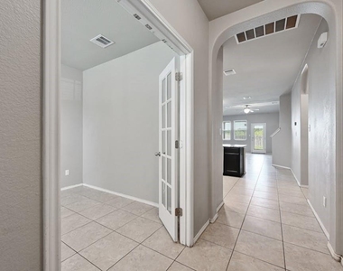 374 Wincliff Dr - Photo Thumbnail 4