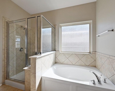 374 Wincliff Dr - Photo Thumbnail 18