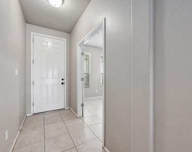 374 Wincliff Dr - Photo Thumbnail 5