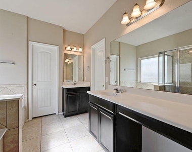374 Wincliff Dr - Photo Thumbnail 17