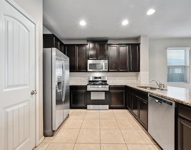 374 Wincliff Dr - Photo Thumbnail 8