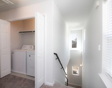10305 Forest Grove Dr - Photo Thumbnail 15