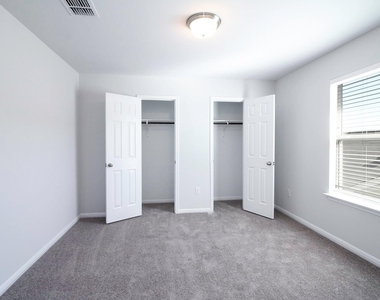 10305 Forest Grove Dr - Photo Thumbnail 16