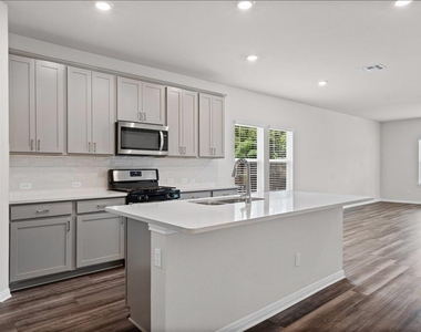 11509 Copperstone Ave - Photo Thumbnail 6
