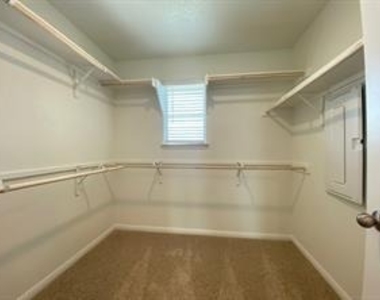 213 Saide St - Photo Thumbnail 23
