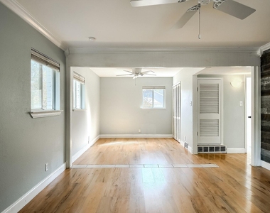1011 Berrywood Dr - Photo Thumbnail 9