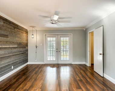 1011 Berrywood Dr - Photo Thumbnail 11