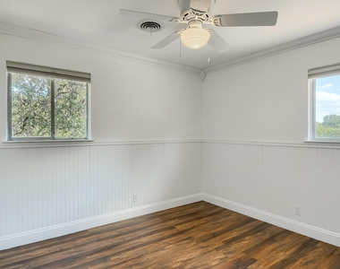 1011 Berrywood Dr - Photo Thumbnail 18