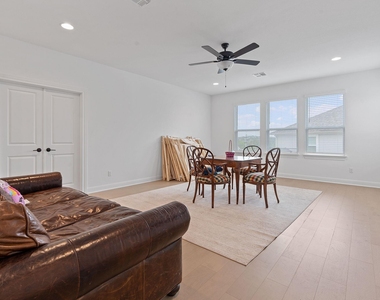 309 Pear Tree Ln - Photo Thumbnail 28
