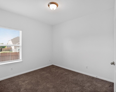 108 Meadow Wood Cv - Photo Thumbnail 12
