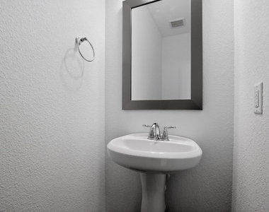 108 Meadow Wood Cv - Photo Thumbnail 16