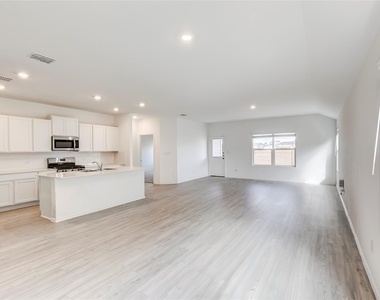 591 Avre Loop - Photo Thumbnail 15