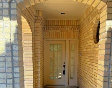 10215 River Plantation Dr - Photo Thumbnail 2