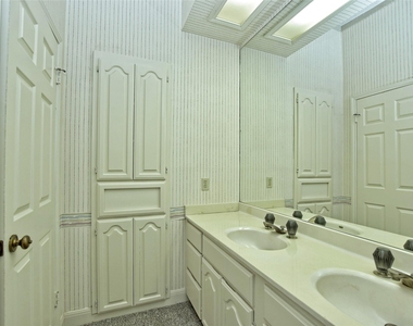 10215 River Plantation Dr - Photo Thumbnail 30