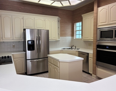 10215 River Plantation Dr - Photo Thumbnail 8