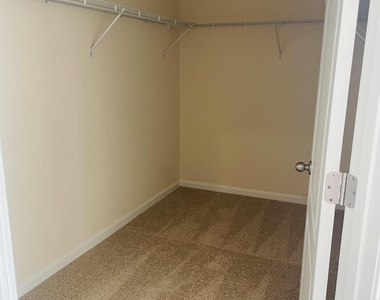 291 Pasadena Drive - Photo Thumbnail 13