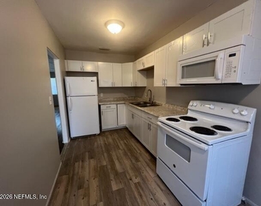 3119 Belden Circle - Photo Thumbnail 2