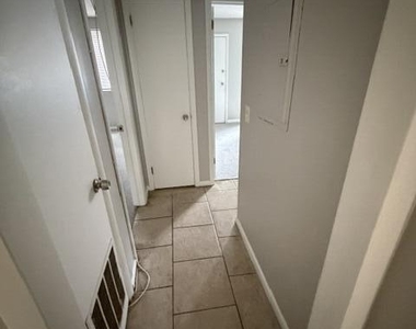 3044 Walton Street - Photo Thumbnail 3