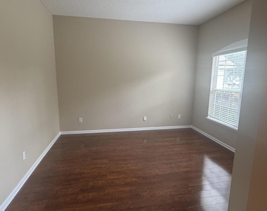 2439 Woodstork Court - Photo Thumbnail 3